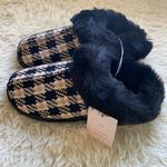 LC Lauren Conrad Women’s Faux Fur Clog Sleepers Photo 0