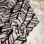 East 5th  Women beige/black zebra print linen blend button down sz 2X Photo 2