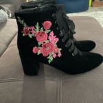 Isaac Mizrahi NWOT Black with Flower Design Velour Style Heeled Booties Size 9 Photo 2