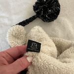 Robin Ruth  Switzerland Winter Beanie Hat Photo 4