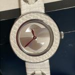 Gucci White Textured Ladies Leather Watch Photo 6