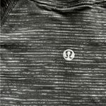 Lululemon  Long Sleeve Heathered Black Womens Small Photo 7