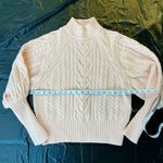 BCBGMAXAZRIA Nice  BCBG MAXAZRIA sweater 🍑🍑 Photo 7