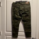 Levi's Levi Strauss Camo Army Green 711 Skinny Jeans Size 32 EUC #4773 Photo 4