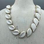Vintage white leaf shaped link heat set choker White Photo 5