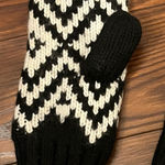 Old Navy Womens Black and White Aztec Knit Mittens Photo 0