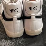 Nike Womens sz7.5 blazer mid '77 vintage high top shoes Photo 6