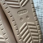 Crocs Classic Sandal bone color Women’s SIZE 11 new Photo 5