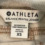 Athleta Lux Oatmeal Camo Heather Balance Printed Jogger Pants Size XS Photo 5