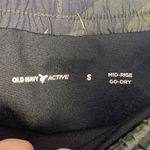 Old Navy Active Women's Go-Dry Lined Camo Print Athletic Shorts Green Small Photo 3