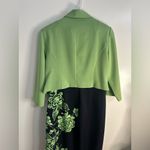 Maya Brooke drenes women’s elegant 2 pieces. Used excellent condition. Size 12. Green Photo 5