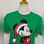 Disney  Mickey Mouse Santa Hat Graphic T-Shirt Holiday Xmas Green Cotton Size S Photo 1