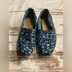 Toms  CHEVRON PATTERN STITCHED LOGO HEEL TAB CANVAS SLIP ON SHOES Photo 1