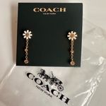 Coach NWT Daisy Dangle Drop Stud Earrings in Gold Photo 2