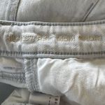 American Eagle SZ 6 Mom Jean Shorts Highest-Rise Tie-Dye Frayed Hems Light Wash Photo 5