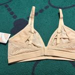 Lively Wireless Lined T Photo 1