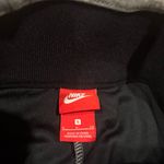 Nike Sportswear Gray w/ Pink Essential Logo Leggings – Women’s Small Photo 5