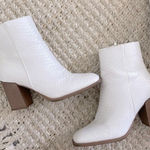 Altar'd State  White Textured Ankle Boots Booties Women's 8 Heels Snake Photo 0