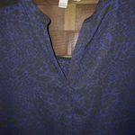 Larry Levine  blue and black sheer v-neck tunic size large Photo 4