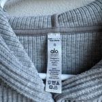 Alo Yoga ALO Muse Ribbed Heathered Gray Cropped Top HoodieTravel Athletic Size Small Photo 2