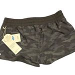 Vuori  Women’s Clementine Shorts 2.5” Inseam Black Watercolor Camo Large New $58 Photo 1