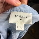 Everly  Women's Blue Lyocell 3/4‎ Sleeve Button Front Twist Hem Blouse Size S Photo 2