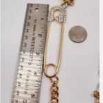 Fashionable Gold Rhinestone Safety Pin Pendant Necklace – Oversized Photo 5