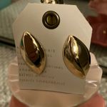 Anthropologie  bean post gold tone earring NWT Photo 2