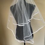 David's Bridal David’s Bridal Tulle Double Tiered Veil With Comb Photo 3