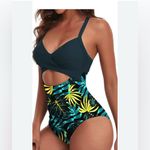 Black and Yellow One Photo 3