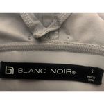 BLANC NOIR Yolo Looped Photo 10