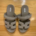 MIA  Women's Venezia Sandal in Taupe - Size 6.5 Photo 4