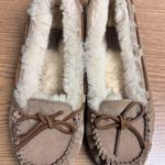 UGG DAKOTA  SLIPPERS WOMENS SIZE 9 NWOT Photo 0
