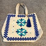 Vineyard Vines  MEDALLION EMBROIDERED TOTE Photo 0