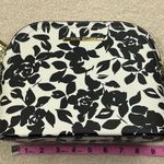 Steve Madden : Black and White Floral Cross Body Photo 8