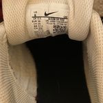 Nike  Court Royale Shoes Photo 2