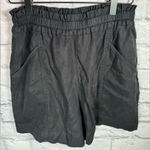 Elizabeth and James WOMANS Black Paperbag Utility Easy Shorts stretch size small Photo 0
