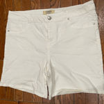 D. Jeans  Classic White Shorts Photo 0