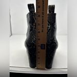 Steve Madden Steve‎ Madden Black and White Subtle Snakeprint Heeled ankle bootie size 8.5 Photo 8