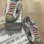 Golden Goose  SuperStar Photo 0