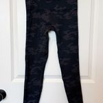 Spanx Womens Black Camo Seamless Leggings Sz Medium High Waist Sculpting Smooth Photo 0