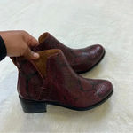 Vionic  Womens Clara Burgundy Ankle Boots Size 6 Photo 3