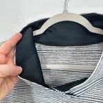 Under Armour  Women's Size 2X Striped Cowl Neck Long Sleeve Athletic Pullover Photo 3