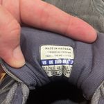 Mizuno  wave 20 D Women’s 11.5 sneakers. MSRP 140 like new Photo 8