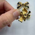 Vintage Gold Tone & Black Enamel Set Clip On Earrings Brooch Set Estate Jewelry Photo 6