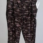 Athleta Camo Farallon Jogger Pants NWT! Sz 26 Photo 0