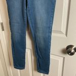 Tahari  Chloe skinny size 6/28 Women's Blue Jeans Photo 5