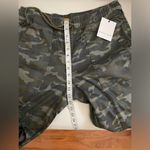 Bella Dahl NWT  Crop Camo Joggers Pants With Pockets Size L Photo 6