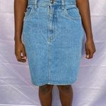 Vintage Gitano high waisted light wash denim knee length skirt
women’s 10 Blue Photo 0