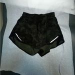 Lululemon  hotty hot shorts II long 4” inseam size 4 camo Photo 4